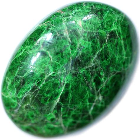  Jadeite! An Exploration of This Enigmatic Green Gemstone and its Industrial Applications